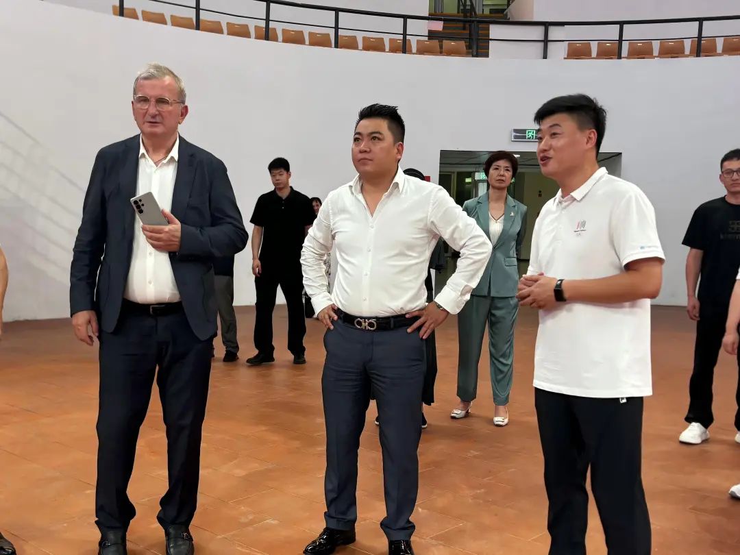 德約科維奇叔叔來(lái)湖州了！中外網(wǎng)壇權(quán)威盛贊湖州國(guó)際紅土網(wǎng)球中心